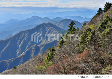 天子山地の毛無山から望む 天子山地の展望 天子山地の毛無山から望む 天子山地の展望 130064282