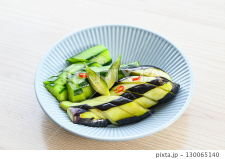 きゅうりと水茄子の浅漬け 130065140
