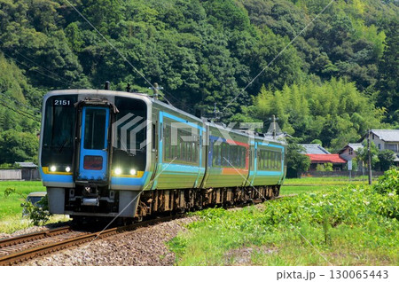 多客期に松山より貸し出された2000系で運転する特急あしずり 130065443