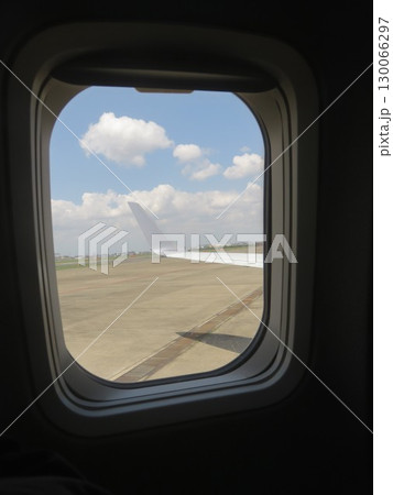 飛行機から見える風景 130066297