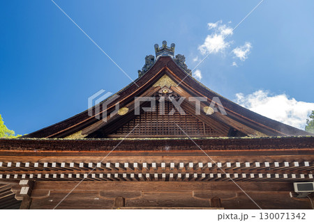 京都亀岡 出雲大神宮 入母屋造妻入の拝殿屋根 130071342