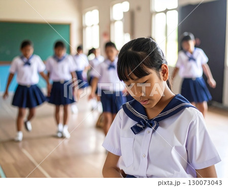 学校に行きたくない　不登校　夏休み明け　女子中学生 130073043