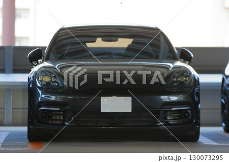 ドイツ製のスポーツカー 130073295