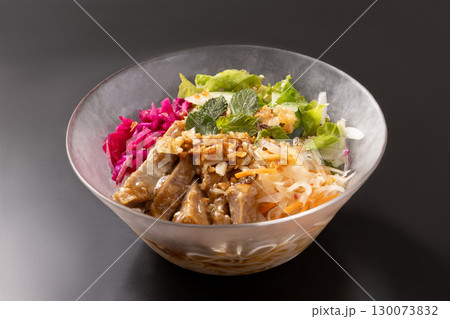 豚肉と青パパイヤのベトナム風冷麺 豚肉と青パパイヤのベトナム風冷麺 130073832