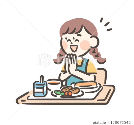 給食を前に「いただきます」と言う女の子 130075546