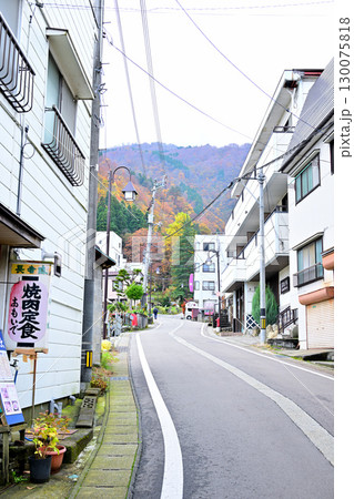 滝沢公園方面　温泉街の風景　　 130075818