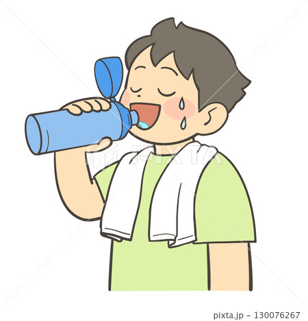 水筒で水を飲む男の子 130076267