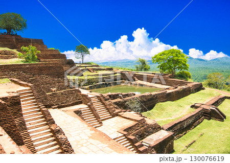 天空の古代宮殿・シーギリヤ遺跡の絶景 130076619