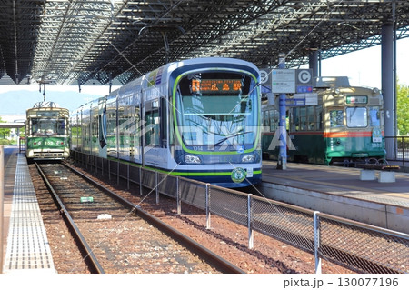 広島港（宇品）停留場の広島電鉄700形、1900形、1000形車両（広島県広島市） 130077196