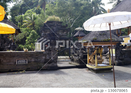 バリ島 ウブド ティルタ ウンプル寺院 バリ島 ウブド ティルタ ウンプル寺院 130078065