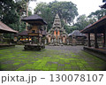 バリ島　ウブド　モンキーフォレスト　サレン・アグン寺院 130078107