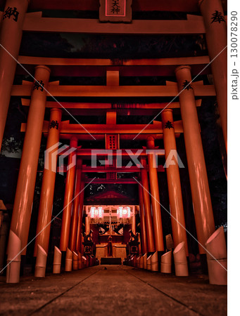 鳥居が導く赤い世界 鳥居が導く赤い世界 130078290