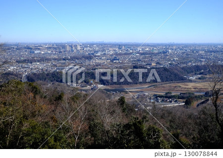 築井城跡　鷹射場から望む相模原市街と都心部　【相模原市津久井　1月】 130078844
