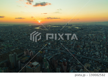 大阪都市風景 あべのハルカス ハルカス300から見る夕暮れ 大阪都市風景 あべのハルカス ハルカス300から見る夕暮れ 130082582