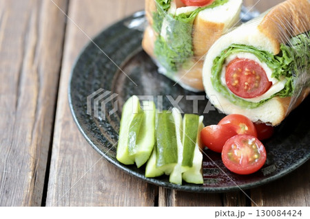 野菜とチーズのヘルシーロールサンド 130084424