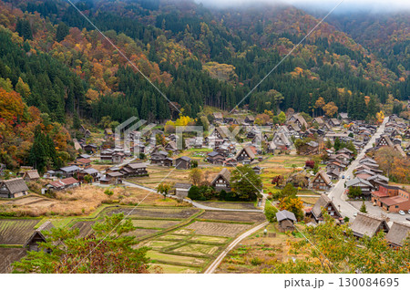 荻町城跡展望台より望む秋の白川郷 荻町城跡展望台より望む秋の白川郷 130084695