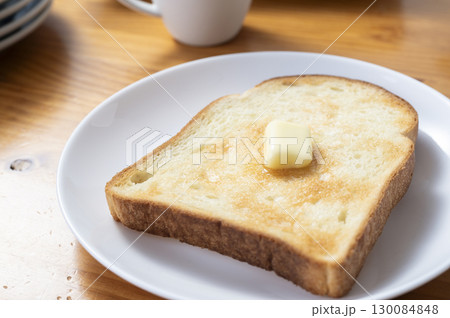 こんがりバタートースト 130084848