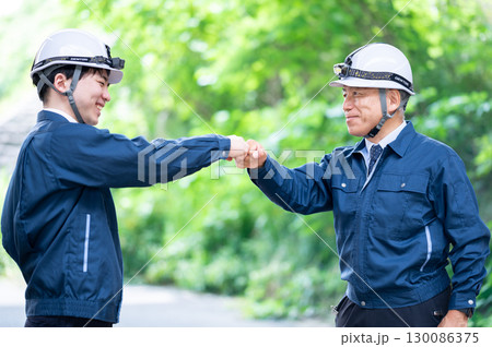 若手とシニアの絆 130086375