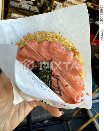 築地で食べ歩き 明太もんじゃコロッケ 築地で食べ歩き 明太もんじゃコロッケ 130086996