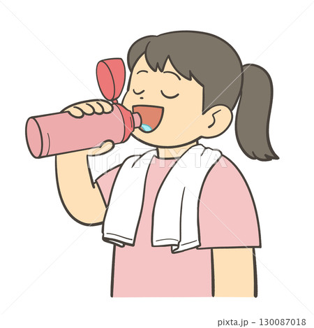 水筒で水を飲む女の子 130087018