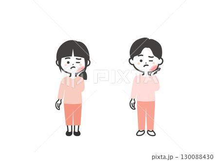 腫れた頬っぺたを押さえる3頭身の子供たちイラスト 130088430