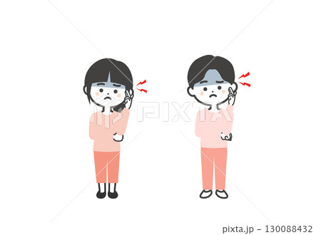 こめかみを押さえる3頭身の子供たちイラスト 130088432