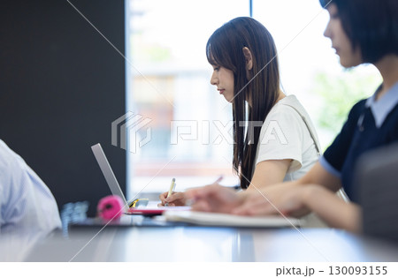 大学生 大学生 130093155