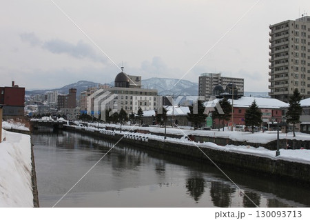 冬の小樽運河 130093713