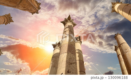 Roman Columns in the Jordanian city of Jerash (Gerasa of Antiquity), capital and largest city of Jerash Governorate, Jordan. Against the background of a beautiful sky with clouds Roman Columns in the Jordanian city of Jerash (Gerasa of Antiquity), capital and largest city of Jerash Governorate, Jordan. Against the background of a beautiful sky with clouds 130096188