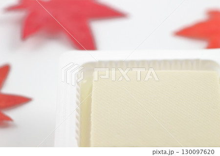 木綿豆腐の繊細な質感とシンプルな美しさ 130097620