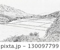 山に囲まれた田んぼ 130097799