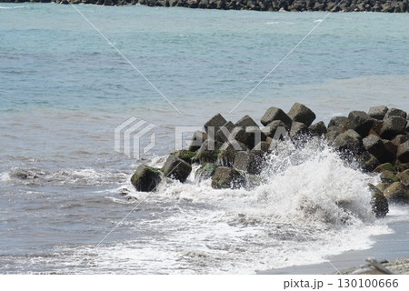 岩のある風景 130100666