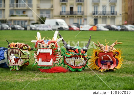 Heads of the Dragon kites Heads of the Dragon kites 130107019