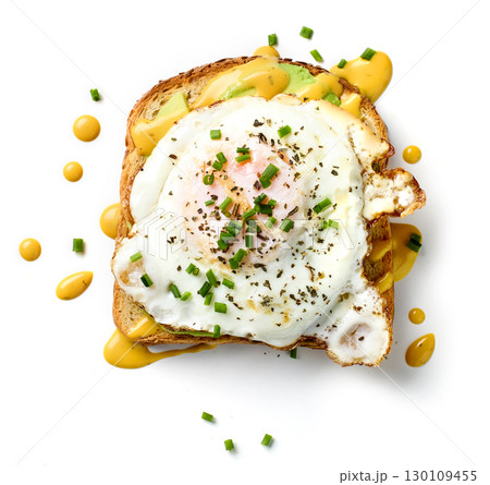 healthy breakfast sandwich with avocado and egg 130109455