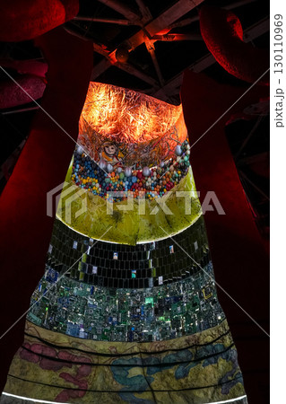 【大阪万博2025年】パソナ館内部のSF風展示とIPS細胞【大人気パビリオン観光】 130110969