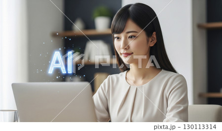 生成AIの力を借りて資料作成をしているビジネスウーマン 130113314