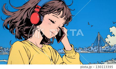 嬉しそうな表情でスマホを使っている女性