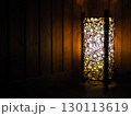 夜の廊下の行灯 130113619
