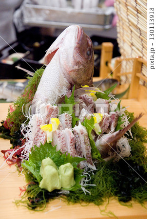 新鮮な刺身　鯛お頭付きお造り 130113918