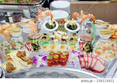 豪華なパーティー料理の集合画像 豪華なパーティー料理の集合画像 130113921