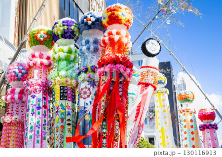 仙台七夕まつり　仙台七夕の七夕飾り 130116913