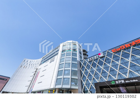 茨城県水戸市　快晴のJR水戸駅（南口） 130119302