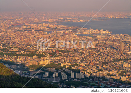 《兵庫県》日本三大夜景・神戸掬星台の夕景 130121608