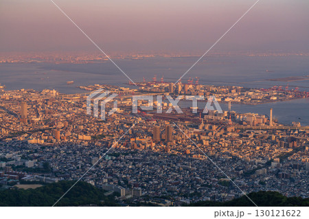 《兵庫県》日本三大夜景・神戸掬星台の夕景 130121622