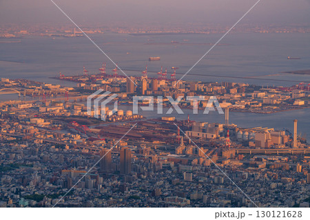 《兵庫県》日本三大夜景・神戸掬星台の夕景 《兵庫県》日本三大夜景・神戸掬星台の夕景 130121628