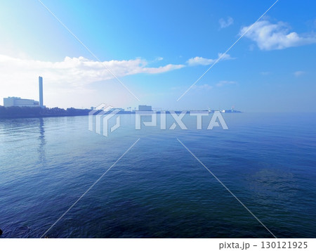 宇多津臨海公園より望む瀬戸内海(香川県綾歌郡宇多津町) 宇多津臨海公園より望む瀬戸内海(香川県綾歌郡宇多津町) 130121925