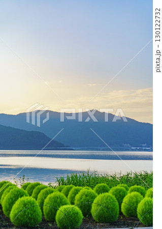 【山梨県】河口湖と河口湖大橋・大石公園(富士河口湖町)からの撮影 【山梨県】河口湖と河口湖大橋・大石公園(富士河口湖町)からの撮影 130122732