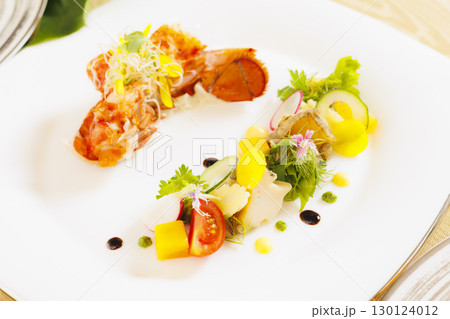 おいしいフレンチの前菜 オマール サラダの画像 おいしいフレンチの前菜 オマール サラダの画像 130124012