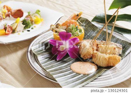 美味しそうなシーフード料理 アジア風 美味しそうなシーフード料理 アジア風 130124301