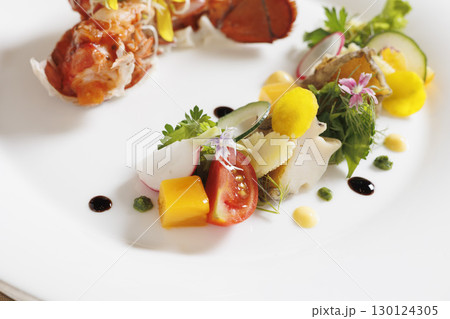 おいしいフレンチの前菜 オマール サラダの画像 おいしいフレンチの前菜 オマール サラダの画像 130124305